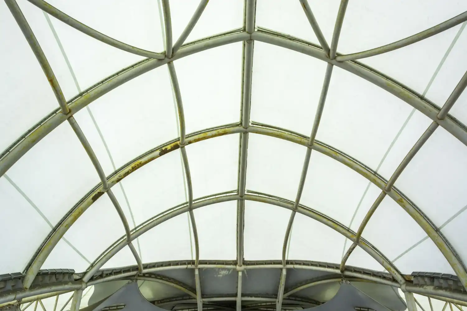 Cobertura de Acrílico: Vantagens, Aplicações e Quando Vale a Pena Investir