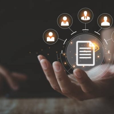 Veja como transformar clientes em fontes de conteúdo e prova social por meio de avaliações, depoimentos, experiências e participações da comunidade.